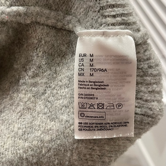 Grey H&M Sweater - Picture 7 of 8